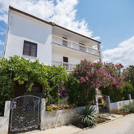 Apartments Petrcane Welcome מראה חיצוני תמונה