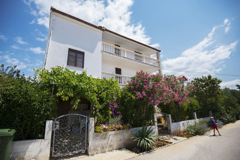 Apartments Petrcane Welcome מראה חיצוני תמונה